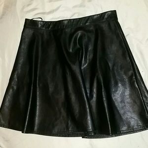 LEATHER SKIRT